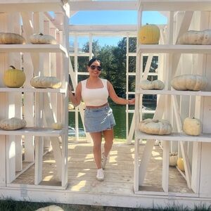 Meet your Posher, Iris